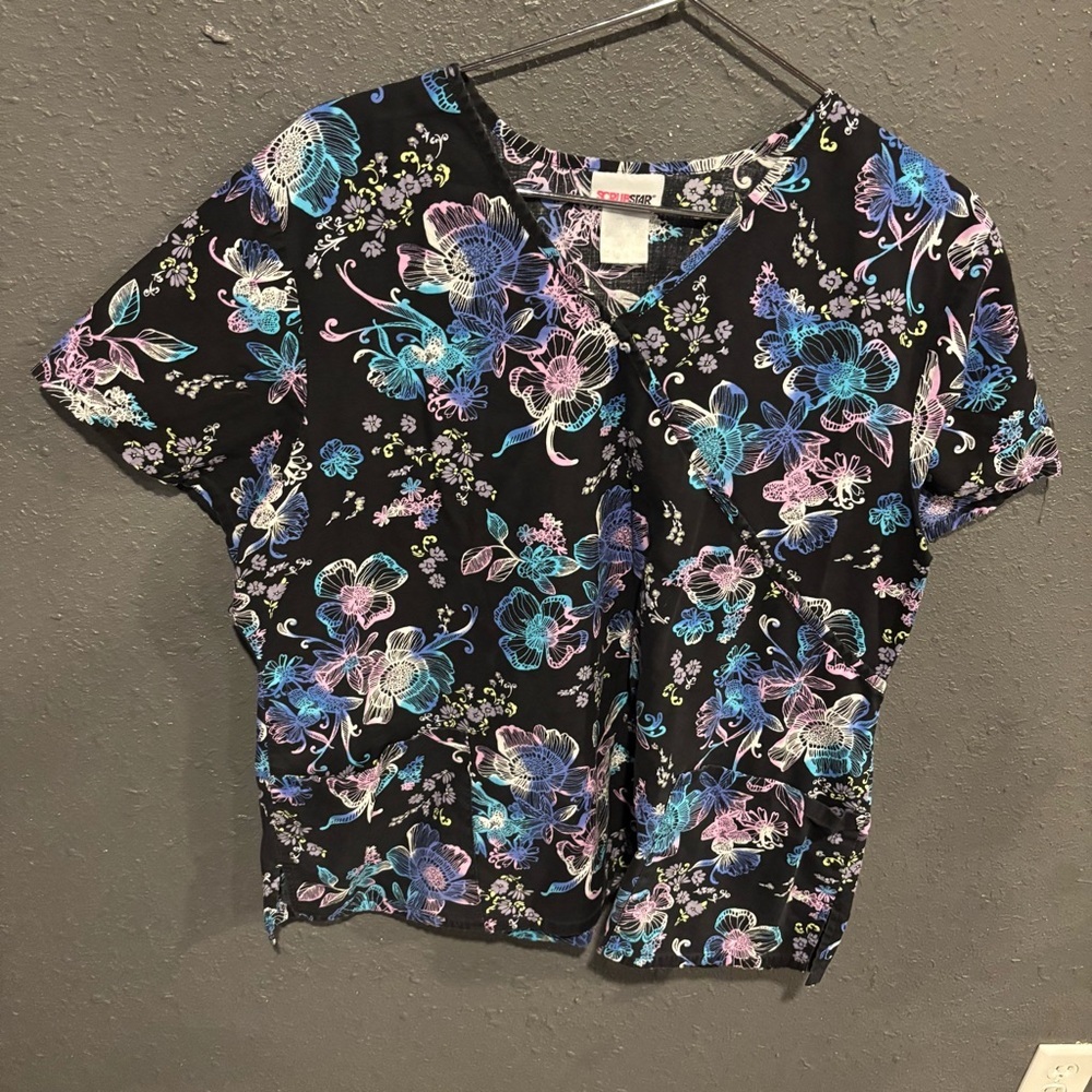 Floral Print Women's Scrub Star Scrub Top